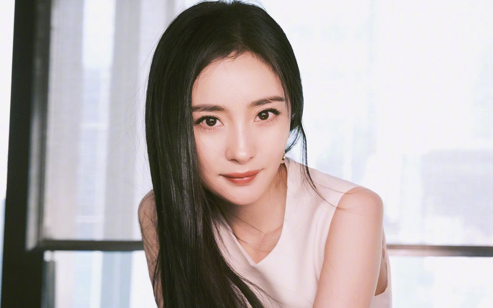 雷火电竞官网-时间骑士的馈赠，詹姆斯稳定输出，跨越CBA与NBA的篮球启示录