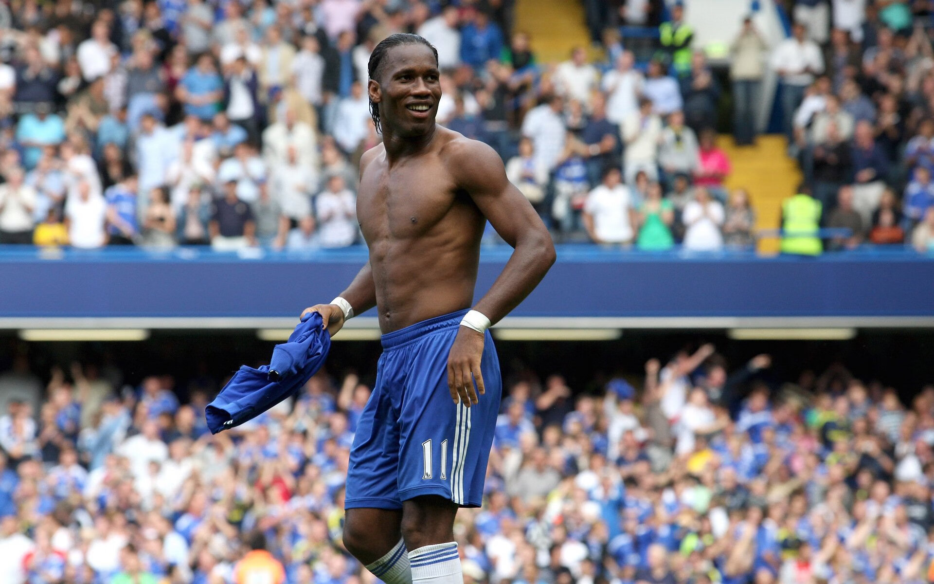 东方擂鼓已成定局,法兰西引擎掌控全场,曼联踏平日本的战术密码